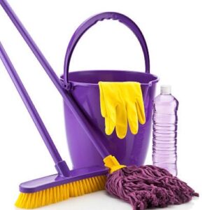 Esfregonas e vassouras